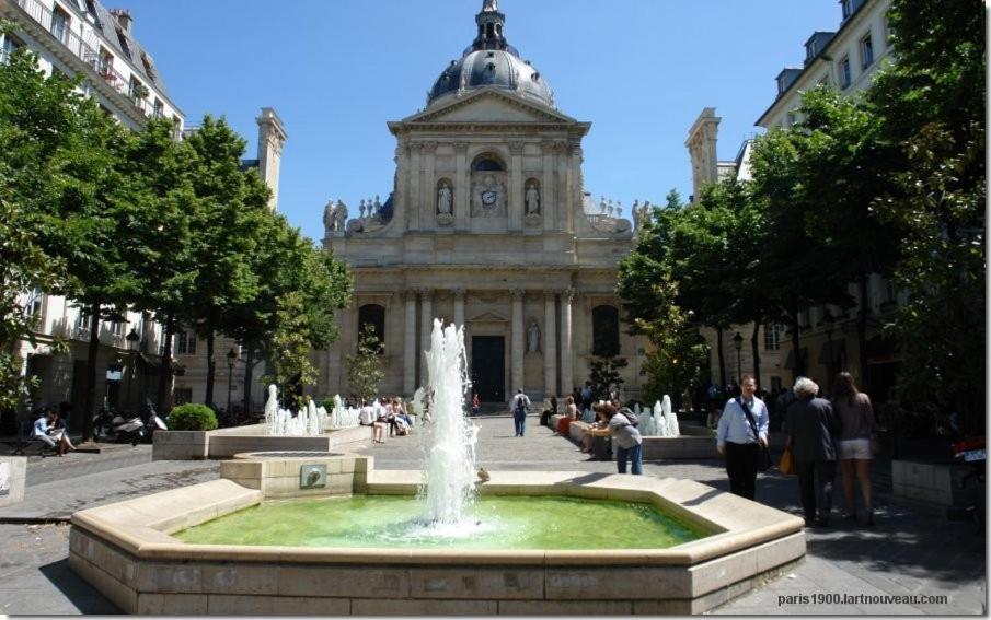 Petite Maison Avec Cour Dans Les Beaux Quartiers-Vous Faites Le Menage- Very Good Prices For T-H-E Location But You Have To Clea-N Th-E Flat Apartment Париж Екстериор снимка