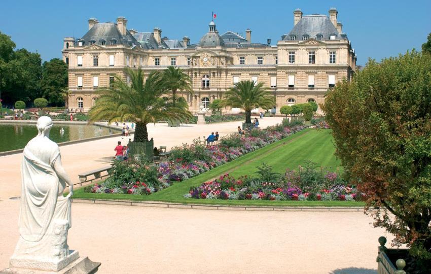 Petite Maison Avec Cour Dans Les Beaux Quartiers-Vous Faites Le Menage- Very Good Prices For T-H-E Location But You Have To Clea-N Th-E Flat Apartment Париж Екстериор снимка