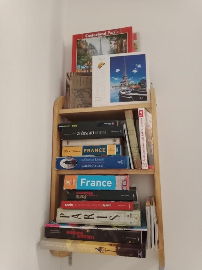 Petite Maison Avec Cour Dans Les Beaux Quartiers-Vous Faites Le Menage- Very Good Prices For T-H-E Location But You Have To Clea-N Th-E Flat Apartment Париж Екстериор снимка