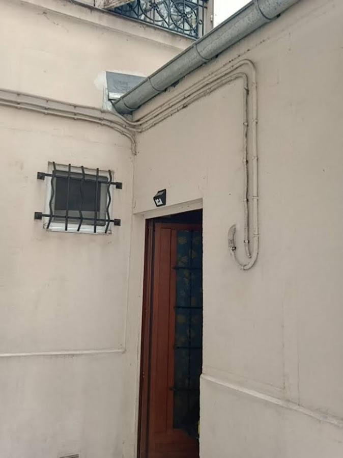Petite Maison Avec Cour Dans Les Beaux Quartiers-Vous Faites Le Menage- Very Good Prices For T-H-E Location But You Have To Clea-N Th-E Flat Apartment Париж Екстериор снимка